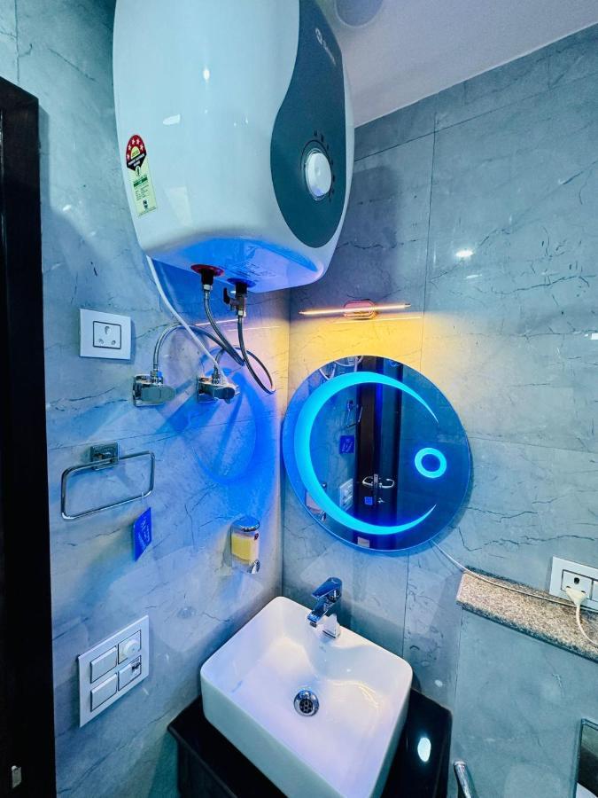 Hotel Samrat Residency 10 Mints Walking Distance Nizamuddin Railway Station New Delhi Eksteriør bilde