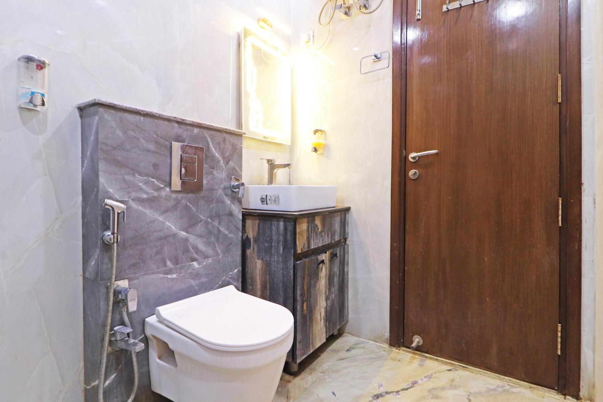 Hotel Samrat Residency 10 Mints Walking Distance Nizamuddin Railway Station New Delhi Eksteriør bilde