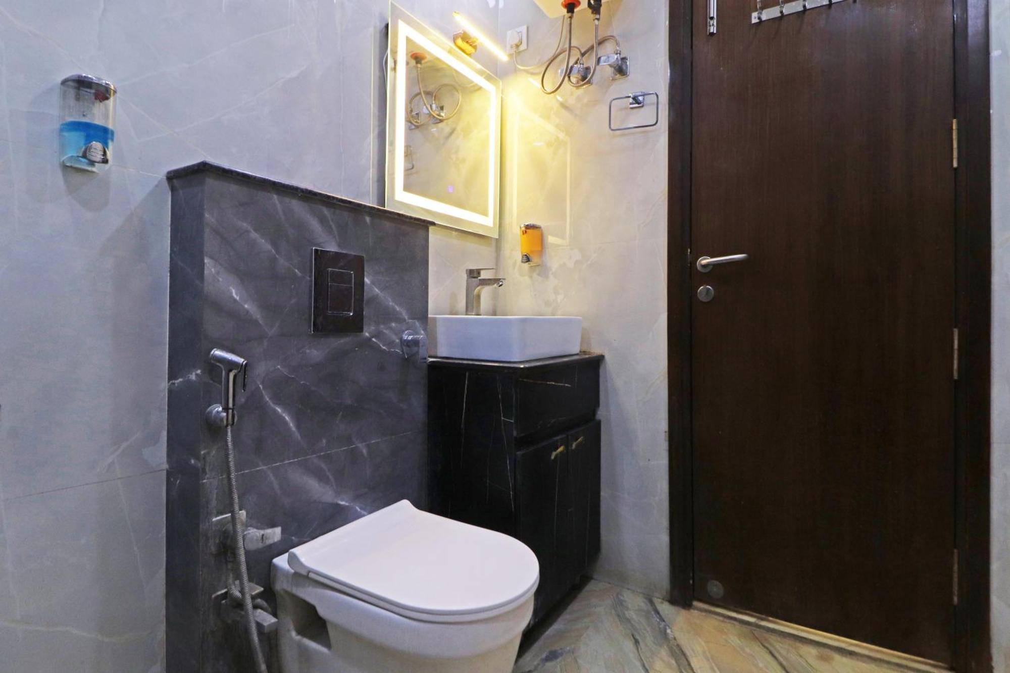 Hotel Samrat Residency 10 Mints Walking Distance Nizamuddin Railway Station New Delhi Eksteriør bilde