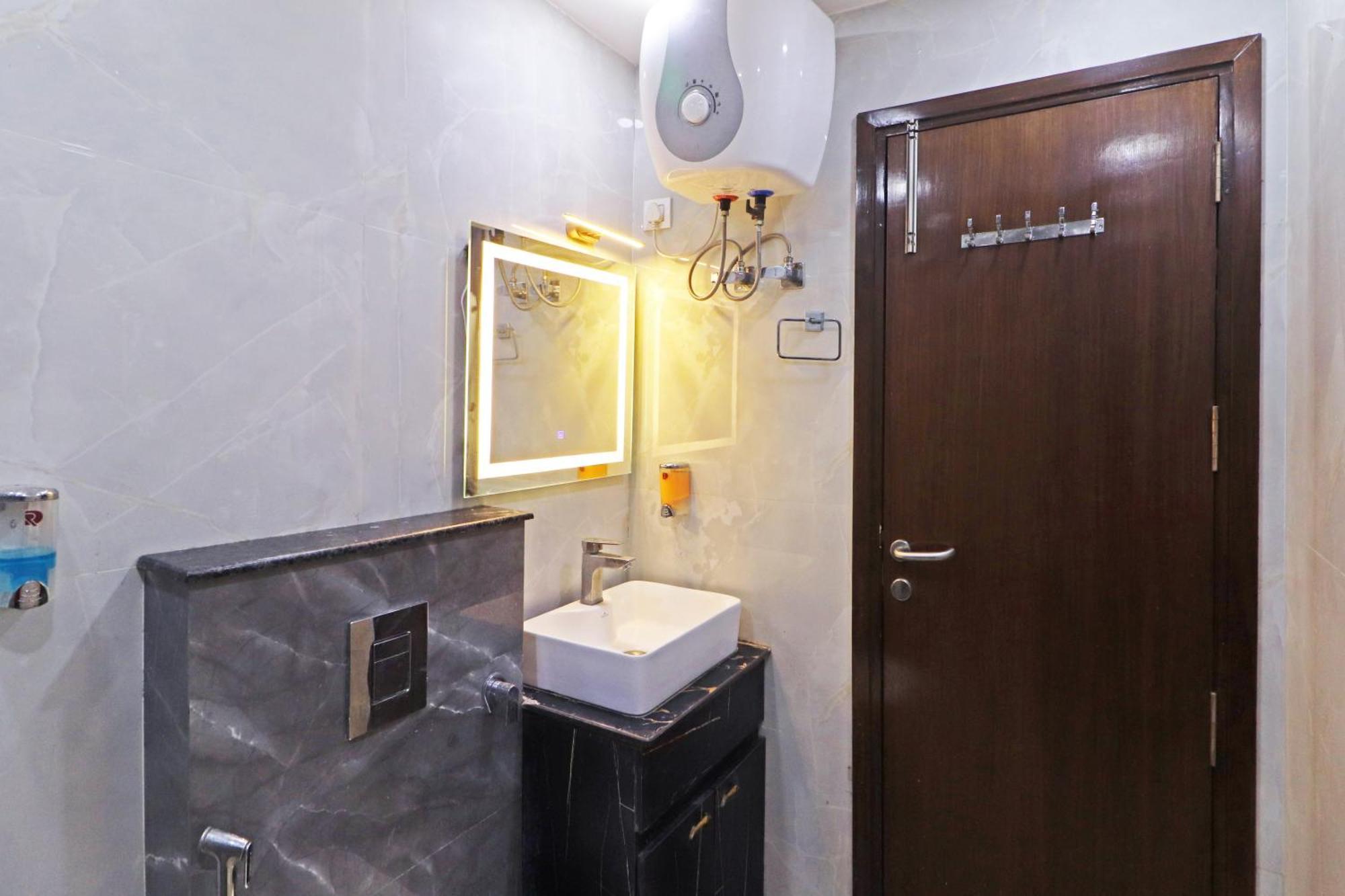 Hotel Samrat Residency 10 Mints Walking Distance Nizamuddin Railway Station New Delhi Eksteriør bilde