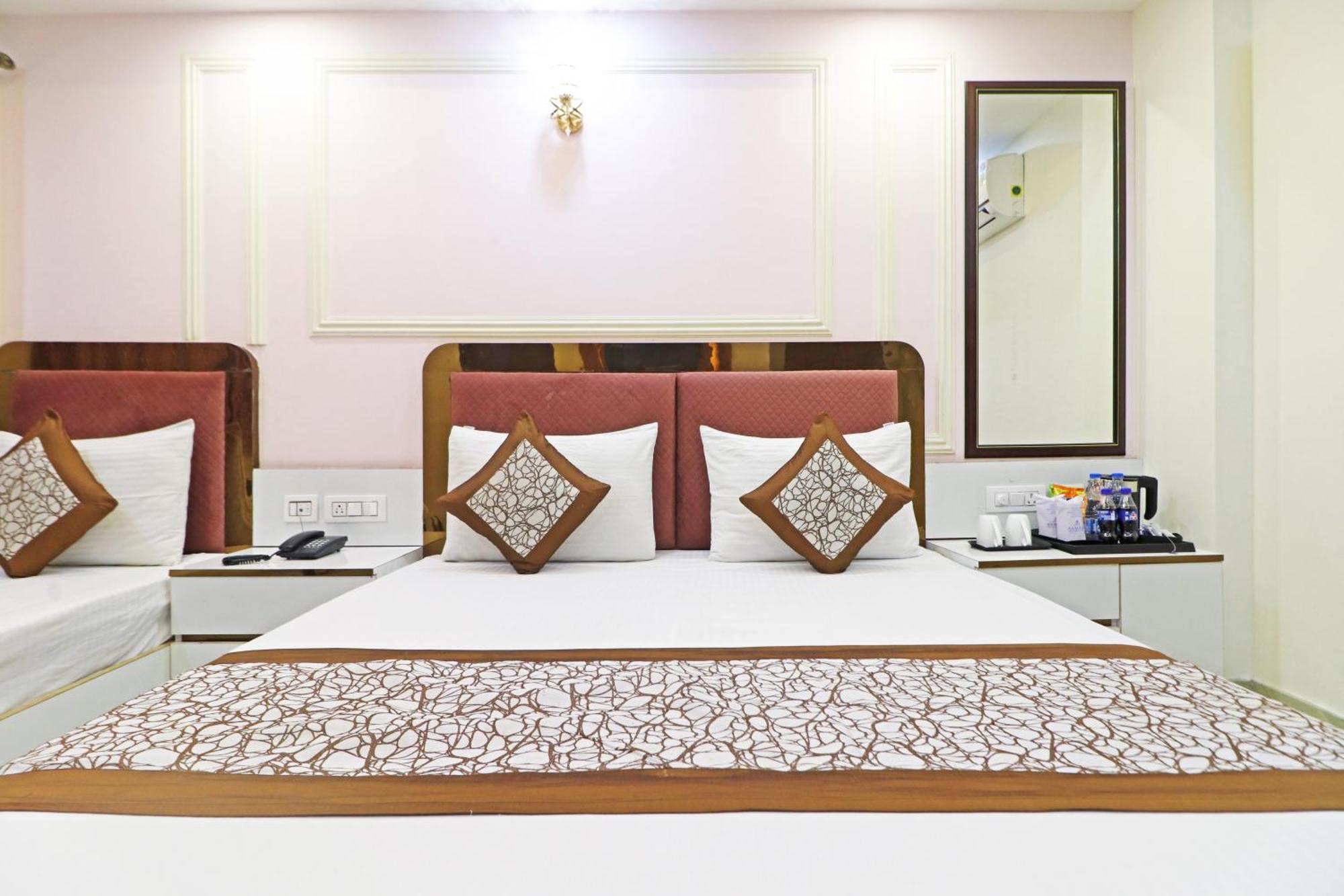 Hotel Samrat Residency 10 Mints Walking Distance Nizamuddin Railway Station New Delhi Eksteriør bilde