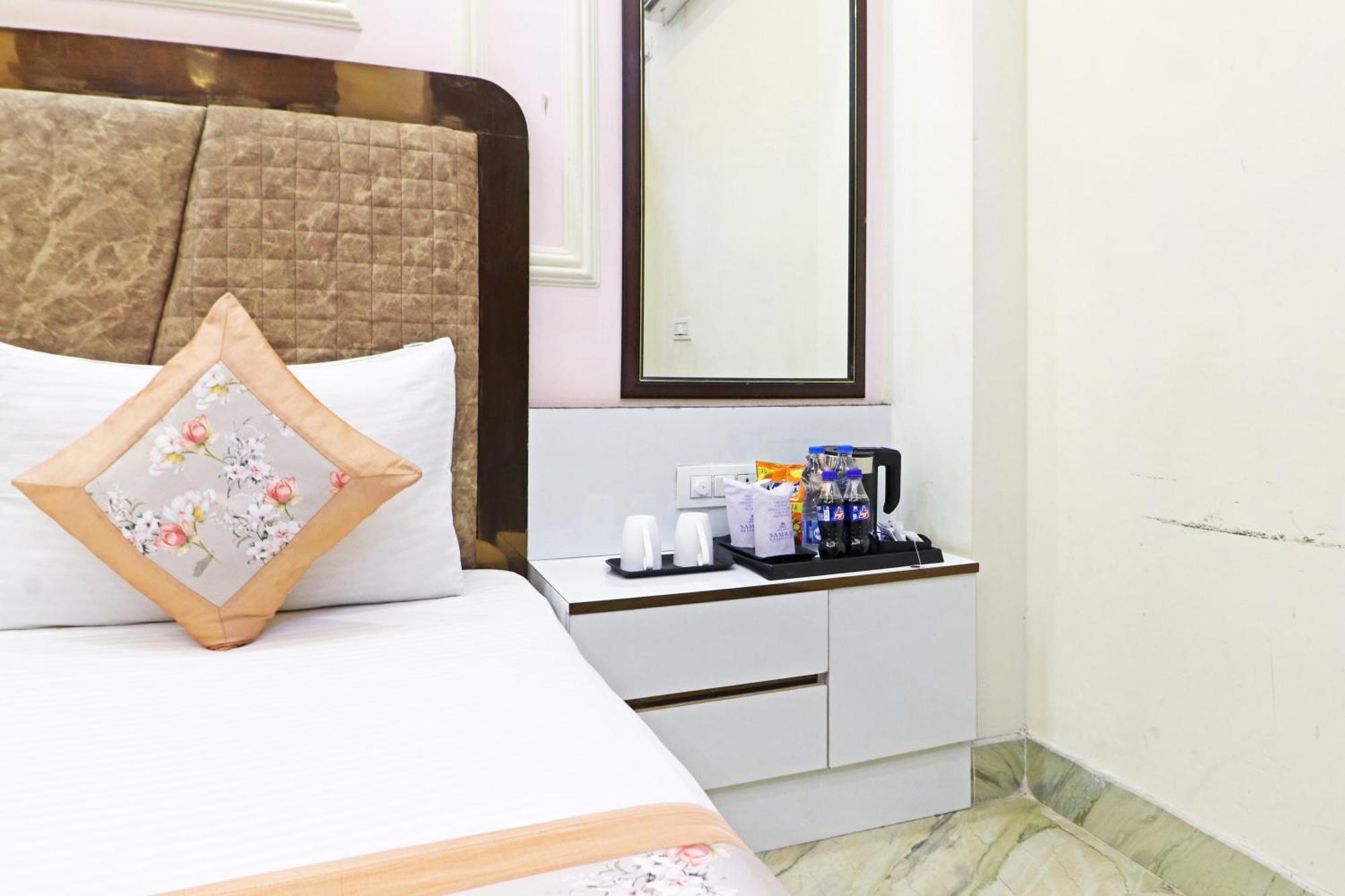 Hotel Samrat Residency 10 Mints Walking Distance Nizamuddin Railway Station New Delhi Eksteriør bilde