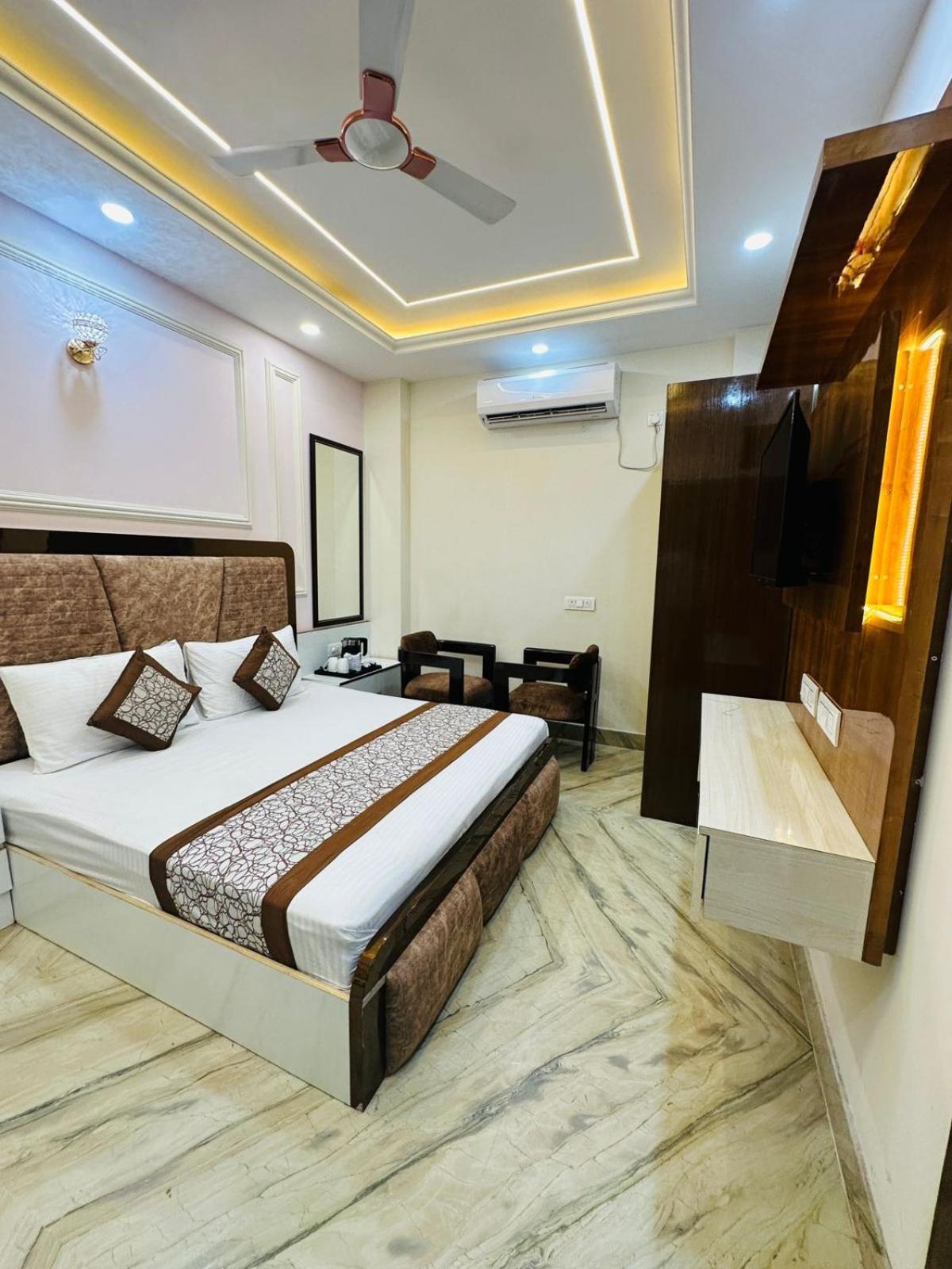 Hotel Samrat Residency 10 Mints Walking Distance Nizamuddin Railway Station New Delhi Eksteriør bilde
