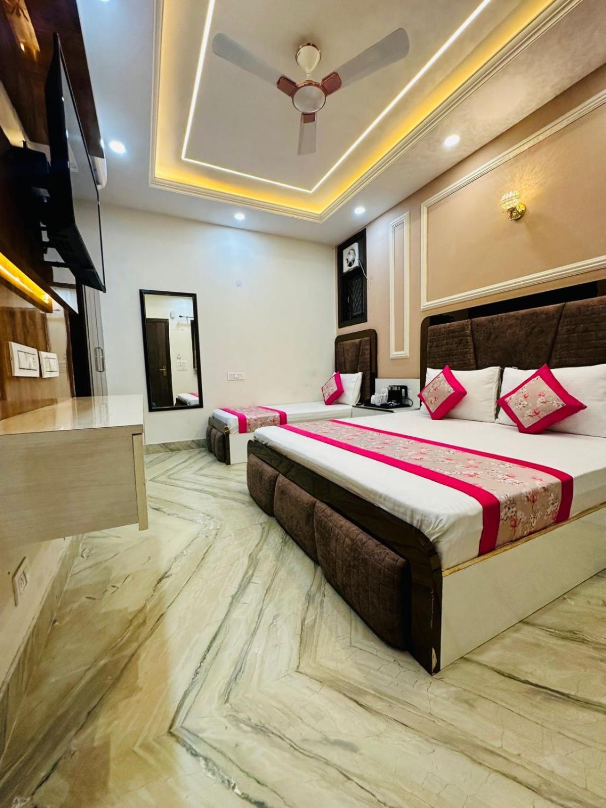 Hotel Samrat Residency 10 Mints Walking Distance Nizamuddin Railway Station New Delhi Eksteriør bilde